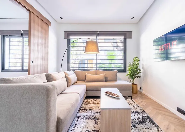 Studio Moderne Et Romantique A Riviera